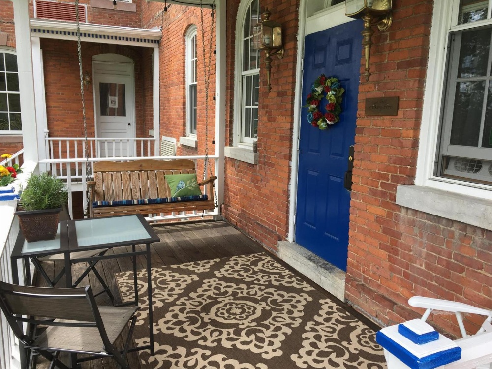 Oak Valley Inn and Suites